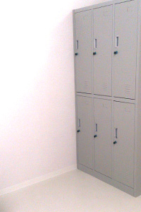 男子ロッカールーム